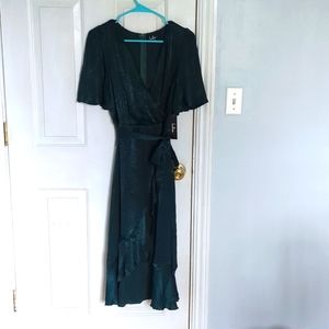 NWT Lulus dark green satin faux wrap midi dress Medium
